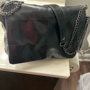 Sleek Black Chain Strap Shoulder Bag